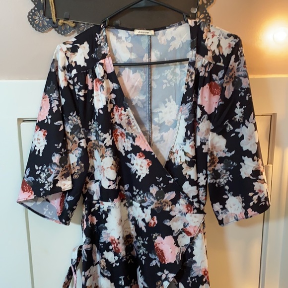 Primp boutique wrap flowy dress 🤩 - Picture 4 of 6